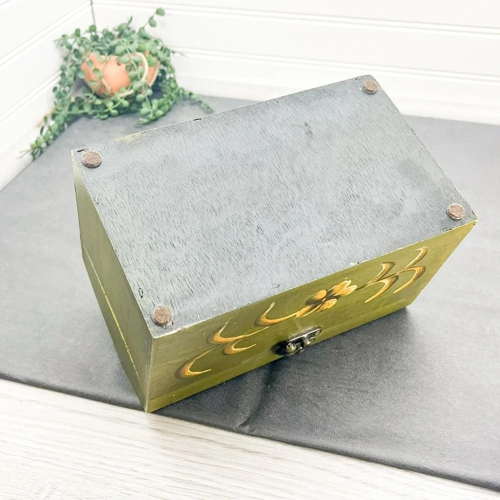 Vintage Green Wooden Jewelry Box:‎ Hand Painted Floral Trinket Storage